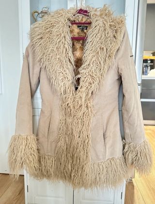 Abrigo Superdry Beige con Pelo
