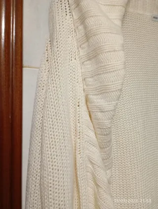 Chaqueta beige de punto