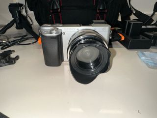 Cámara Sony A6400 + Accesorios