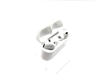 in-ear apple airpods pro 3