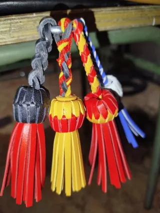 Llavero artesanal multicolor