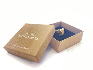 sello oro 18k con piedra