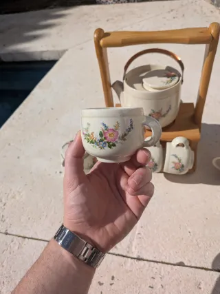 Juego de té vintage con soporte de madera