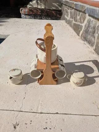 Juego de té vintage con soporte de madera