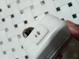 Cargador Kwong Ming KMV-070-030-GS-1 7V 0.43A 3W