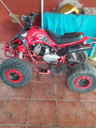 Quad infantil rojo y negro