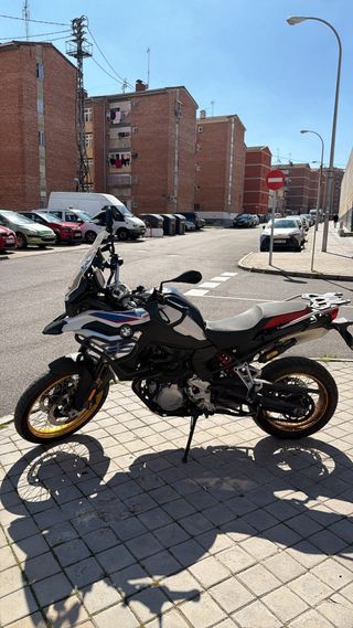 BMW F850 GS, 95CV, Blanco Rally.