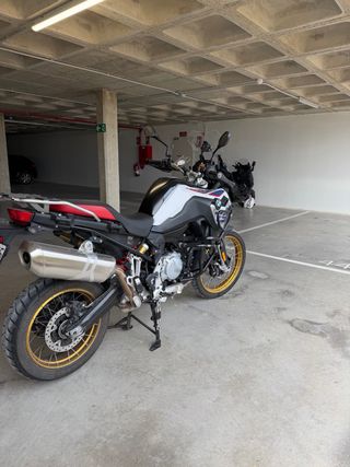 BMW F850 GS, 95CV, Blanco Rally.