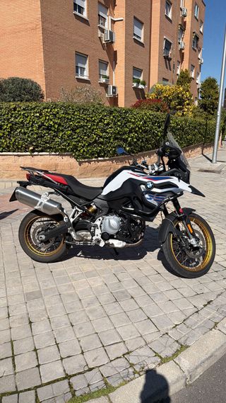 BMW F850 GS, 95CV, Blanco Rally.