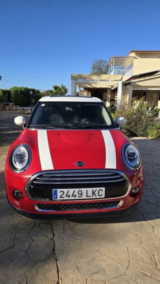 Mini Cooper 5 Puertas 2020 – 30.500 km, rojo, tech