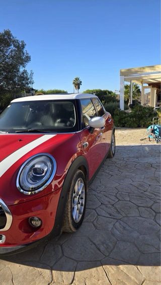 Mini Cooper 5 Puertas 2020 – 30.500 km, rojo, tech