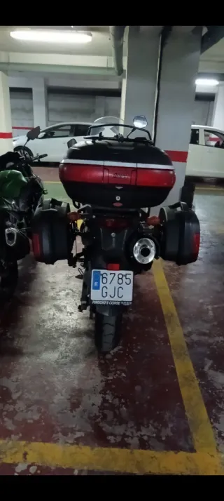 Suzuki V-Strom DL650 Adventure Moto