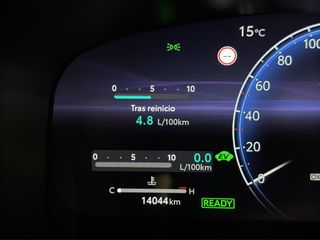 TOYOTA COROLLA SEDAN 1.8 HYBRID STYLE PLUS E-CVT 140 4P