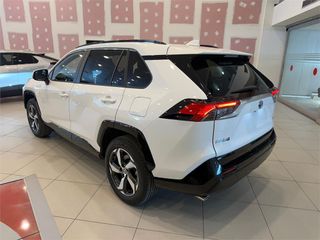 TOYOTA Rav4 2.5l PLUG-IN 300PH (e-CVT) Advance