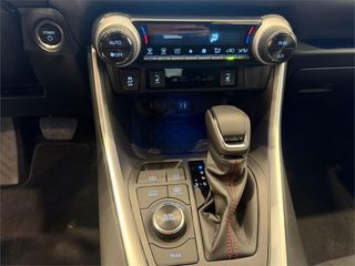 TOYOTA Rav4 2.5l PLUG-IN 300PH (e-CVT) Advance