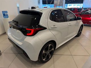 TOYOTA Yaris 1.5 120H Style