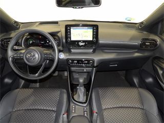 TOYOTA Yaris 1.5 120H Style Plus