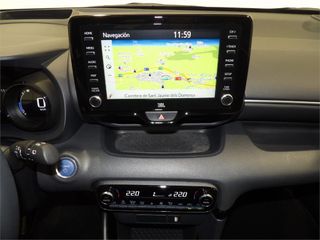 TOYOTA Yaris 1.5 120H Style Plus