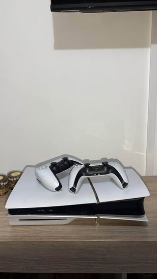 Consola PS5 Slim Digital + 2 Mandos