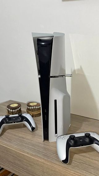 Consola PS5 Slim Digital + 2 Mandos