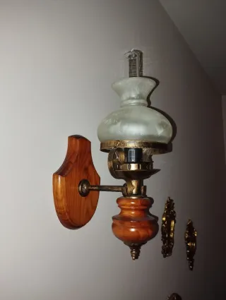 Apliques rústicos madera y lámpara