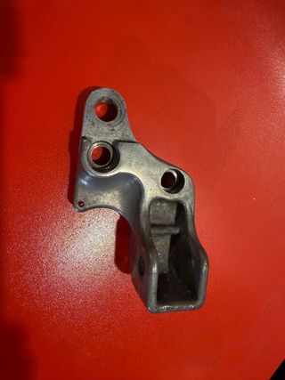 Soporte Estribera Trasera Izquierda Triumph Legend