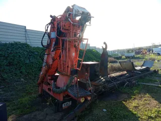 Grúa autocargante Penz
