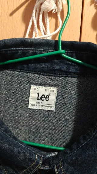 Camisa vaquera Lee Talla S con parches