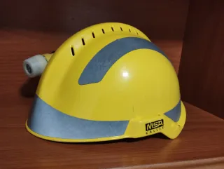 Casco MSA Gallet F2 Xtrem. Linterna Adalit L5 Plus