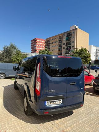 FORD Tourneo Custom 2.0 EcoBlue 110kW L2 Titanium Shuttle