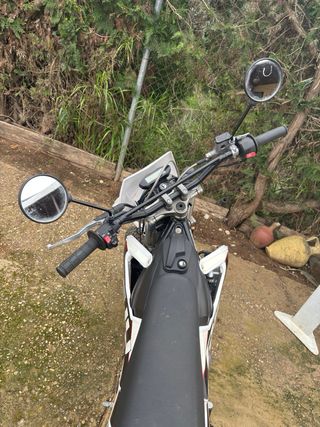 Rieju MRT 125 Enduro Blanca y Negra