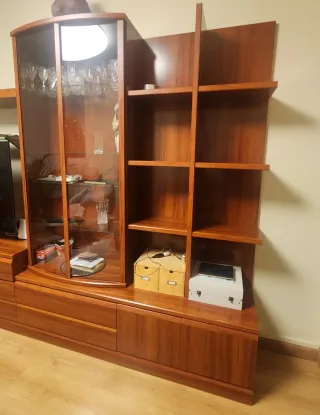 Mueble de salón modular madera.