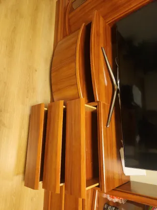 Mueble de salón modular madera.