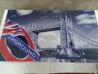 Escritorio de cristal y madera