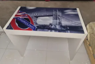 Escritorio de cristal y madera