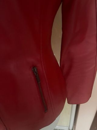 Chaqueta de piel roja entallada T/40