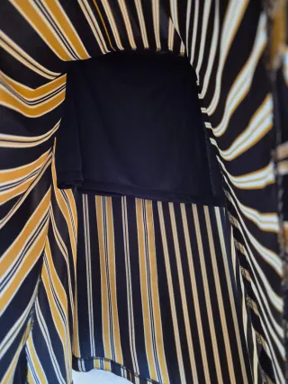 Falda Stradivarius T40 Rayas Negro/Amarillo