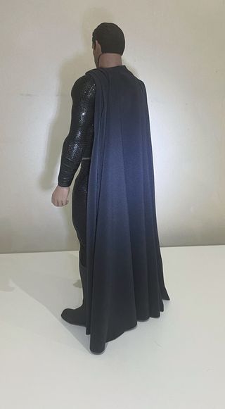 Hot Toys Superman Traje Negro JL