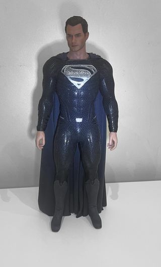 Hot Toys Superman Traje Negro JL