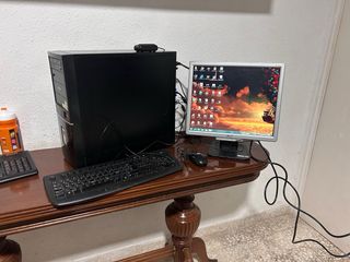 Acer Computadora Escritorio Buen Estado