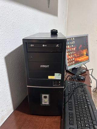 Acer Computadora Escritorio Buen Estado