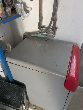 Caldera gasoil Ferroli + depósito + radiadores