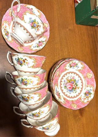 Royal Albert Tazze e Piattini Fiori Rosa