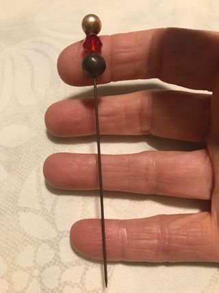 Aguja vintage con cuentas