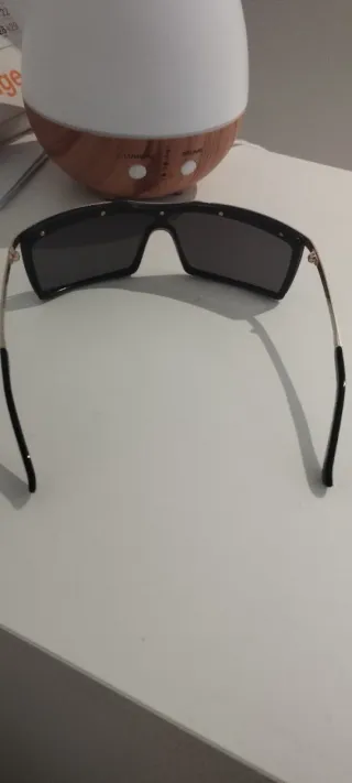 Gafas de Sol Valentino Negro y Dorado