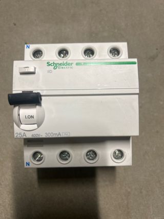 Diferencial Schneider 25A 300mA 3P+N