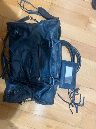 Bolso Balenciaga buen estado,costado mas de 2 mil