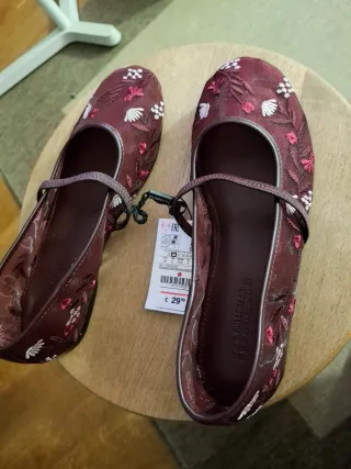Bailarinas Pull&Bear bordadas talla 36