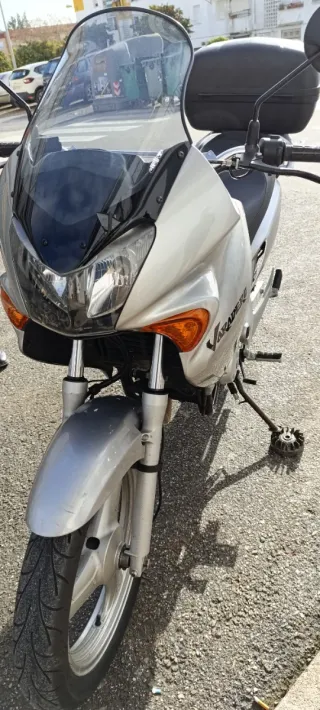 Honda Varadero 125 Plata