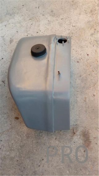 depósito de gasolina cuadrado Seat 600